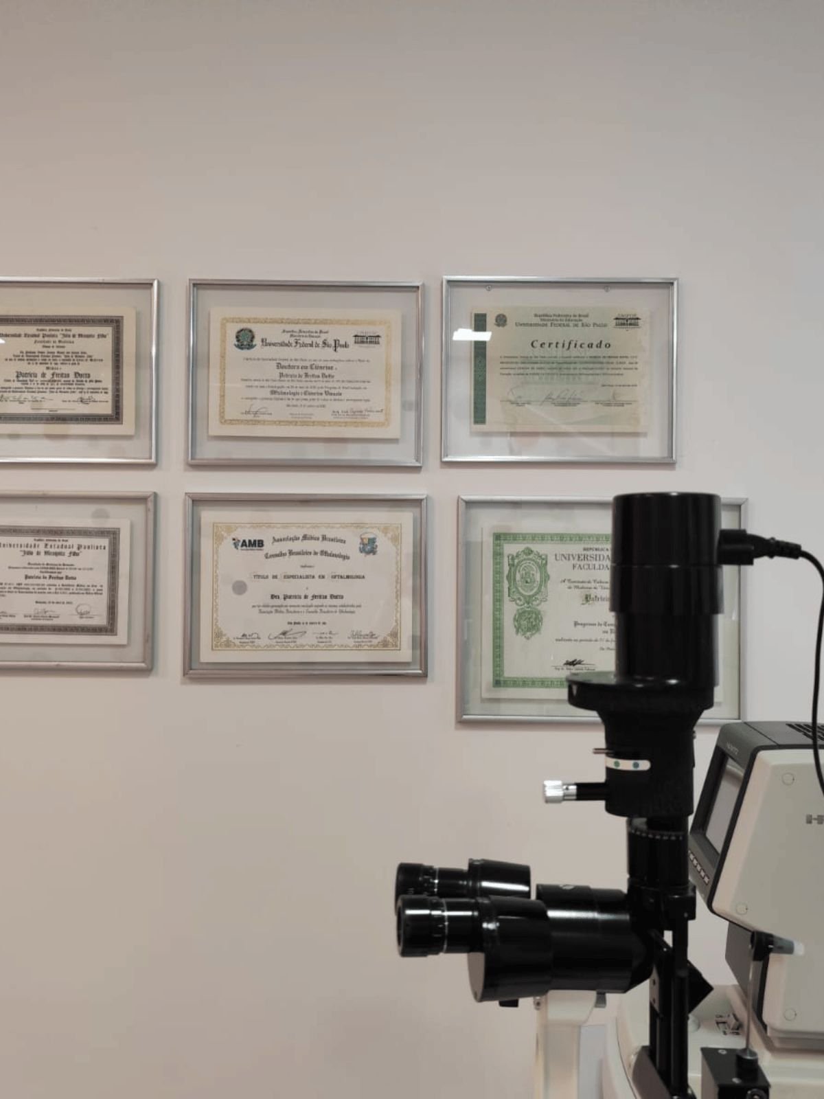 Equipamentos oftalmológicos do consultório